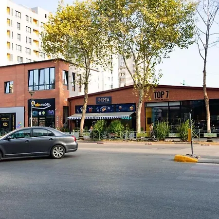 Luxury At Condor Center 티라나