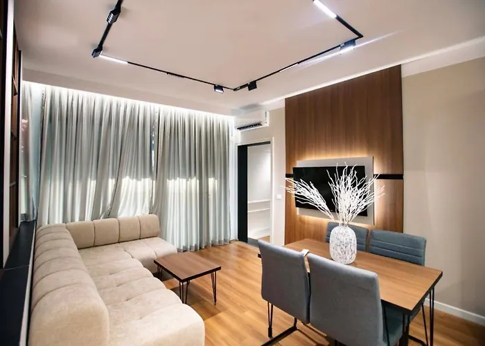 Luxury At Condor Center Apartment *