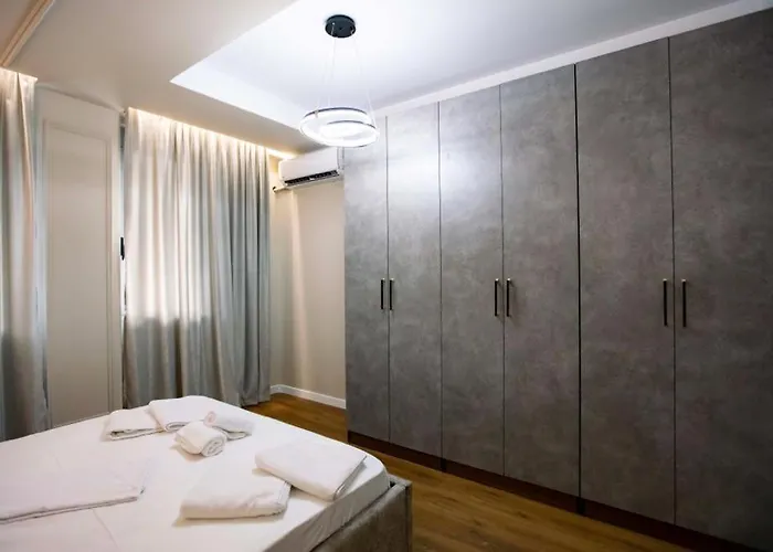 Luxury At Condor Center Apartment