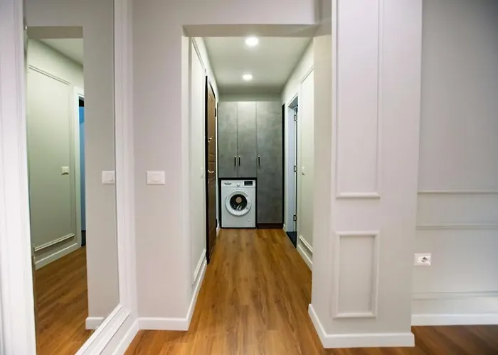 Luxury At Condor Center Apartment